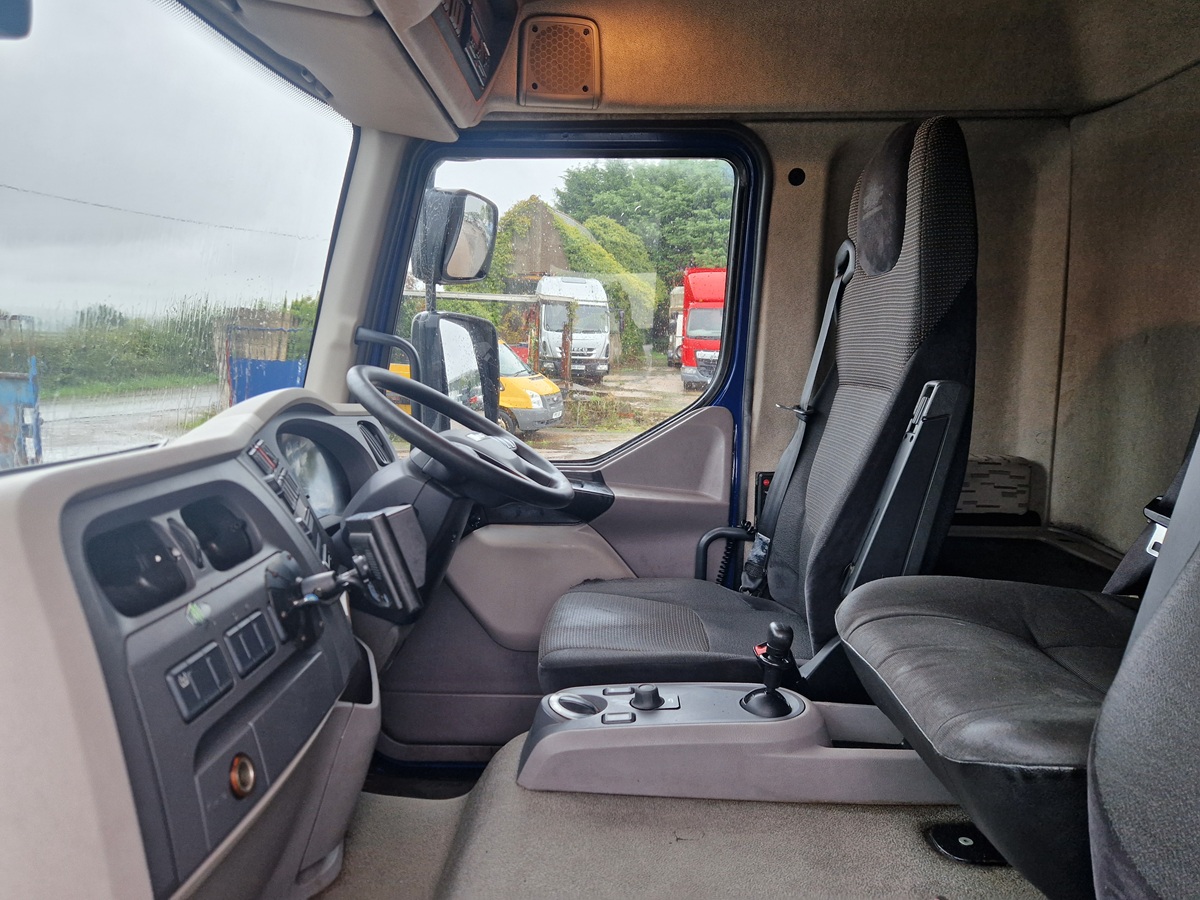 DAF LF 180, 2016, 19ft Curtainsider Truck, Sleeper Cab, 12 Ton, Rear Air Suspension - Image 12