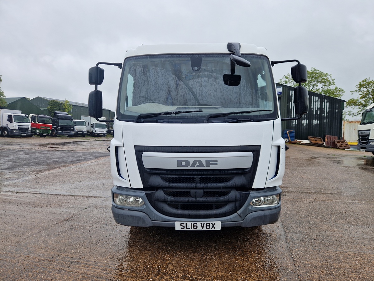 DAF LF 180, 2016, 19ft Curtainsider Truck, Sleeper Cab, 12 Ton, Rear Air Suspension - Image 2