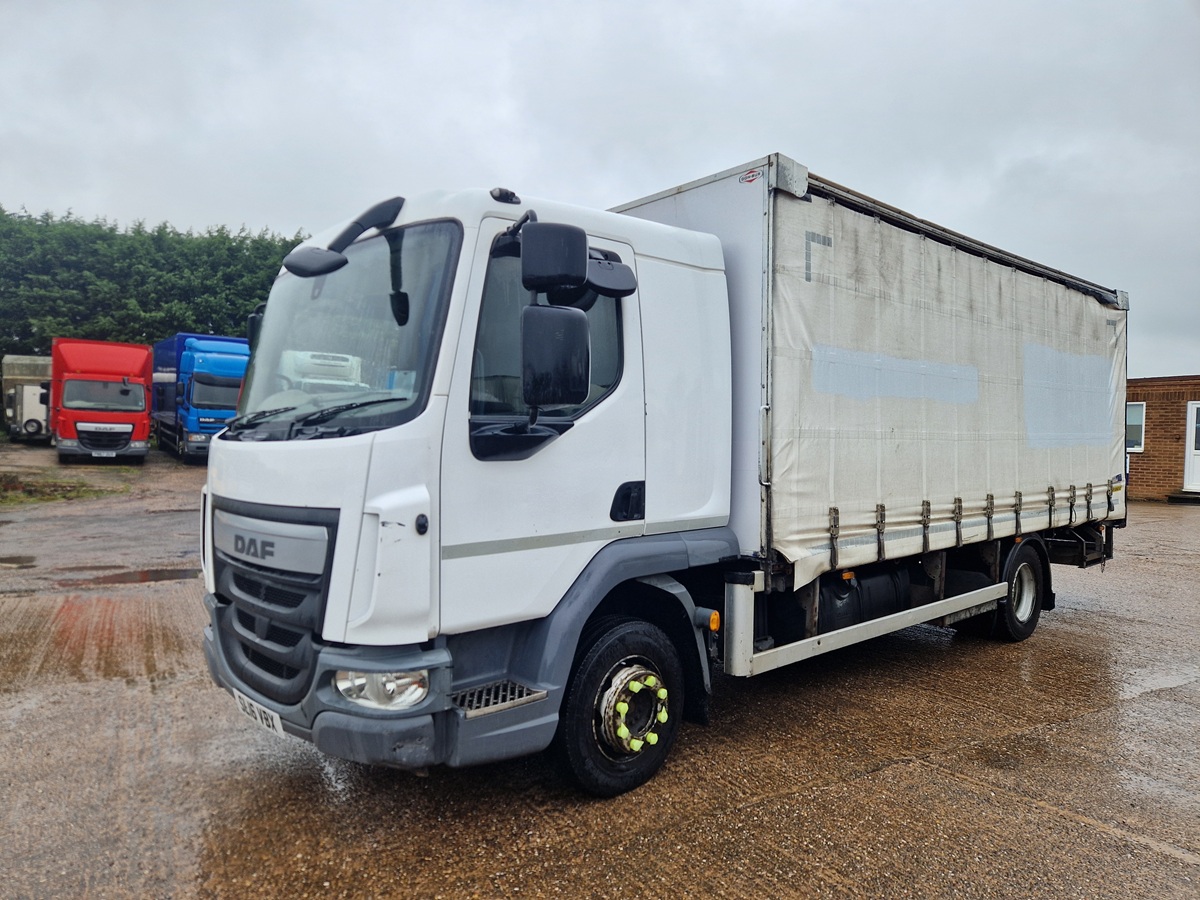 DAF LF 180, 2016, 19ft Curtainsider Truck, Sleeper Cab, 12 Ton, Rear Air Suspension - Image 3