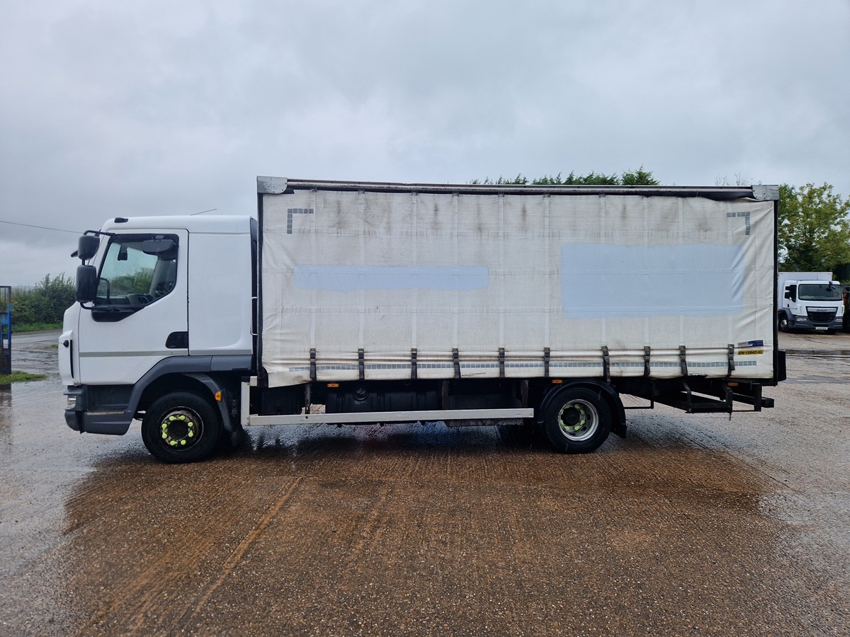 DAF LF 180, 2016, 19ft Curtainsider Truck, Sleeper Cab, 12 Ton, Rear Air Suspension - Image 4