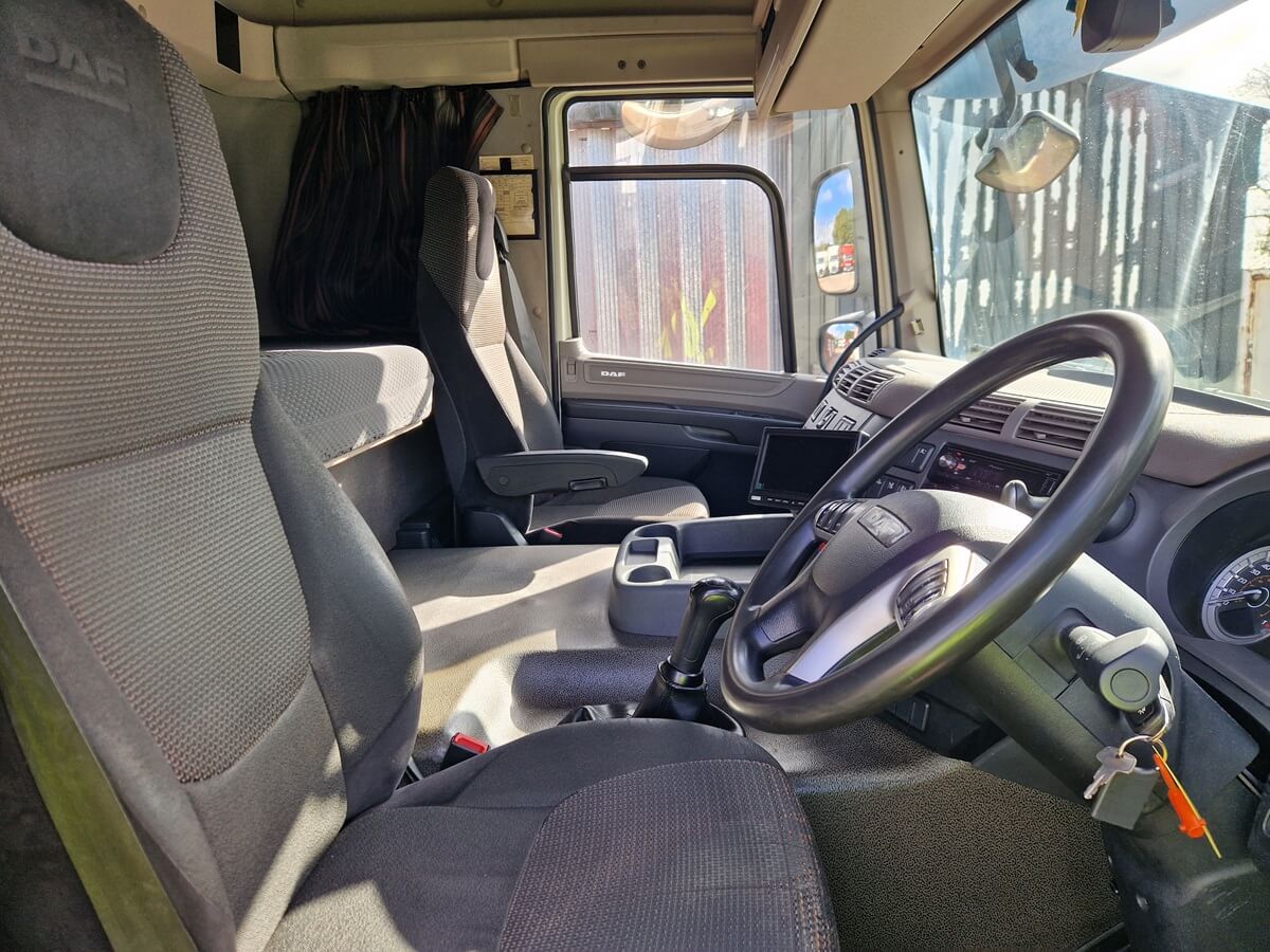 Daf CF 260, 2019, 30ft Curtainsider Truck, High Roof Sleeper Cab, Jan 27 MOT, Manual Gearbox - Image 12