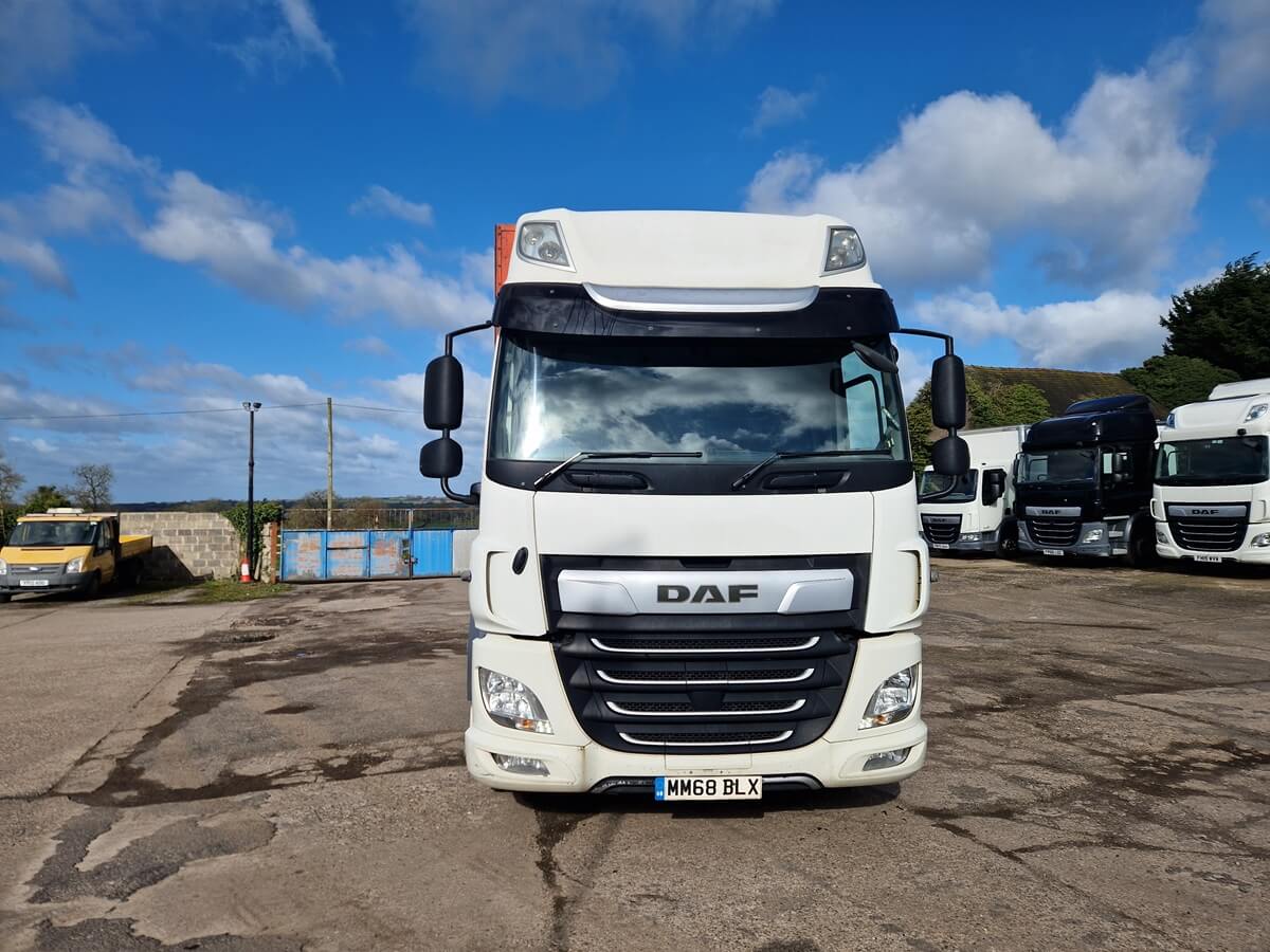 Daf CF 260, 2019, 30ft Curtainsider Truck, High Roof Sleeper Cab, Jan 27 MOT, Manual Gearbox - Image 2