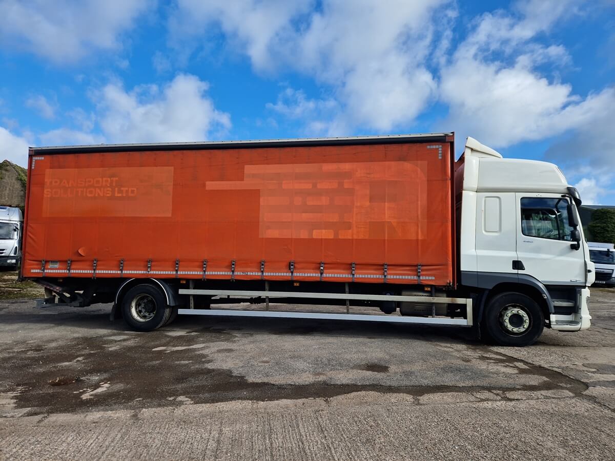 Daf CF 260, 2019, 30ft Curtainsider Truck, High Roof Sleeper Cab, Jan 27 MOT, Manual Gearbox - Image 3