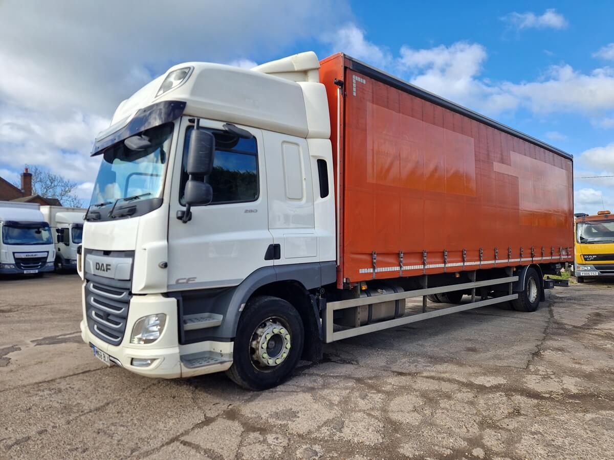 Daf CF 260, 2019, 30ft Curtainsider Truck, High Roof Sleeper Cab, Jan 27 MOT, Manual Gearbox - Image 5