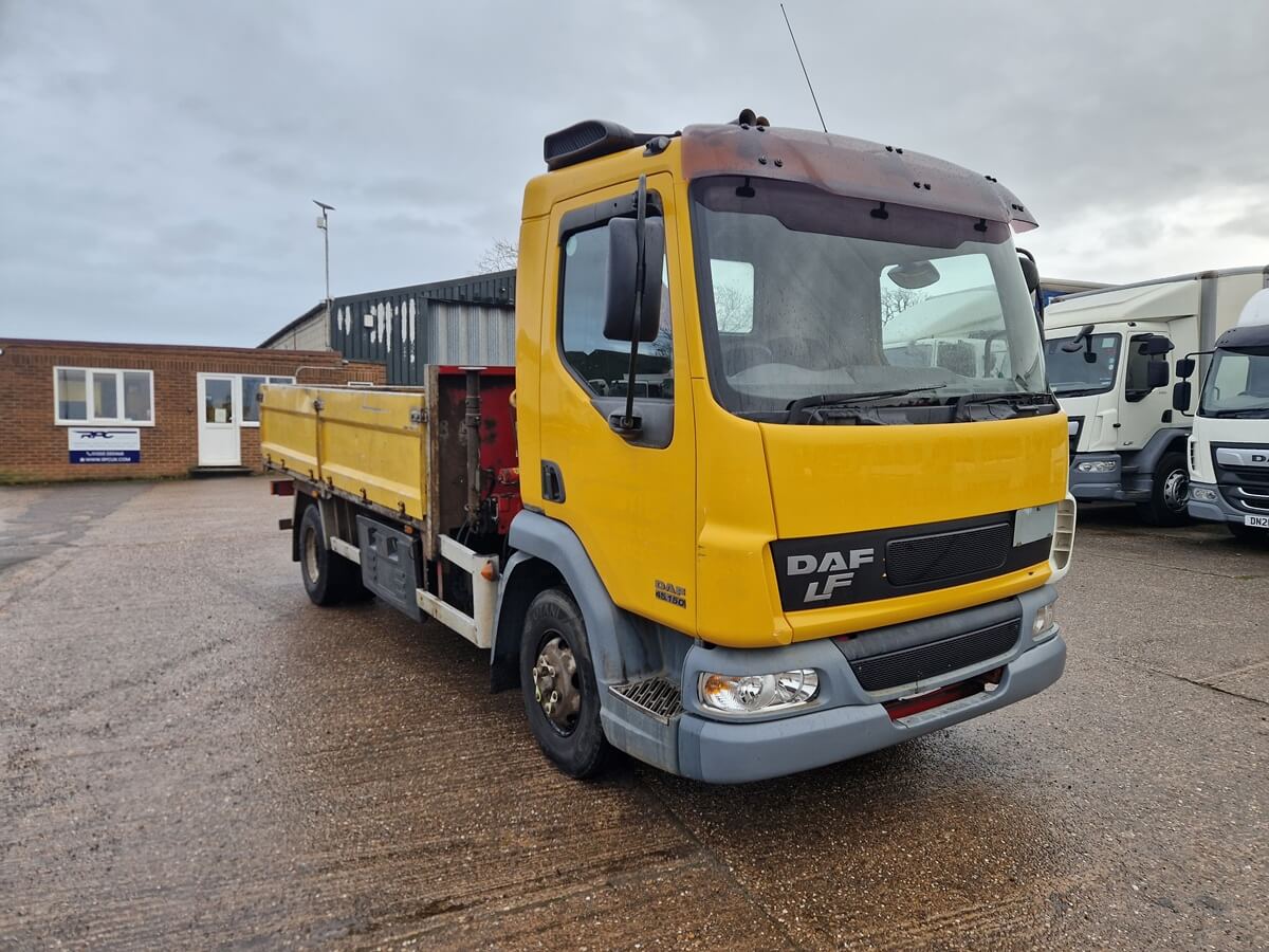 Daf LF 45-150, 2006, 14ft Dropside Flat Body Truck, Fassi F50 Crane 407000 Kms - Image 2