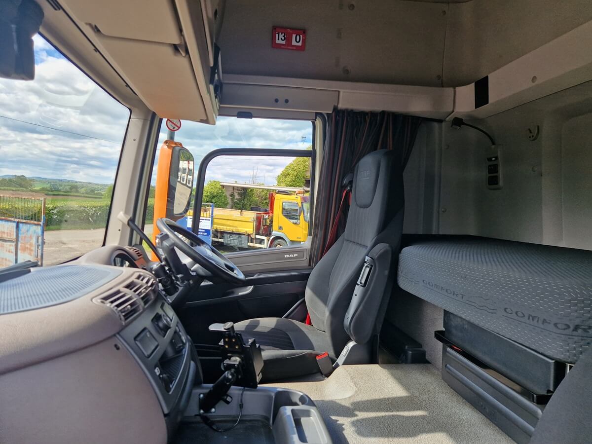 DAF CF 370, 2021, 26ft Box, Hi Roof Sleeper, May 2027 MOT, 310000 kms - Image 15