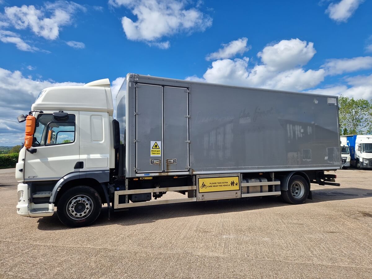 DAF CF 370, 2021, 26ft Box, Hi Roof Sleeper, May 2027 MOT, 310000 kms - Image 4