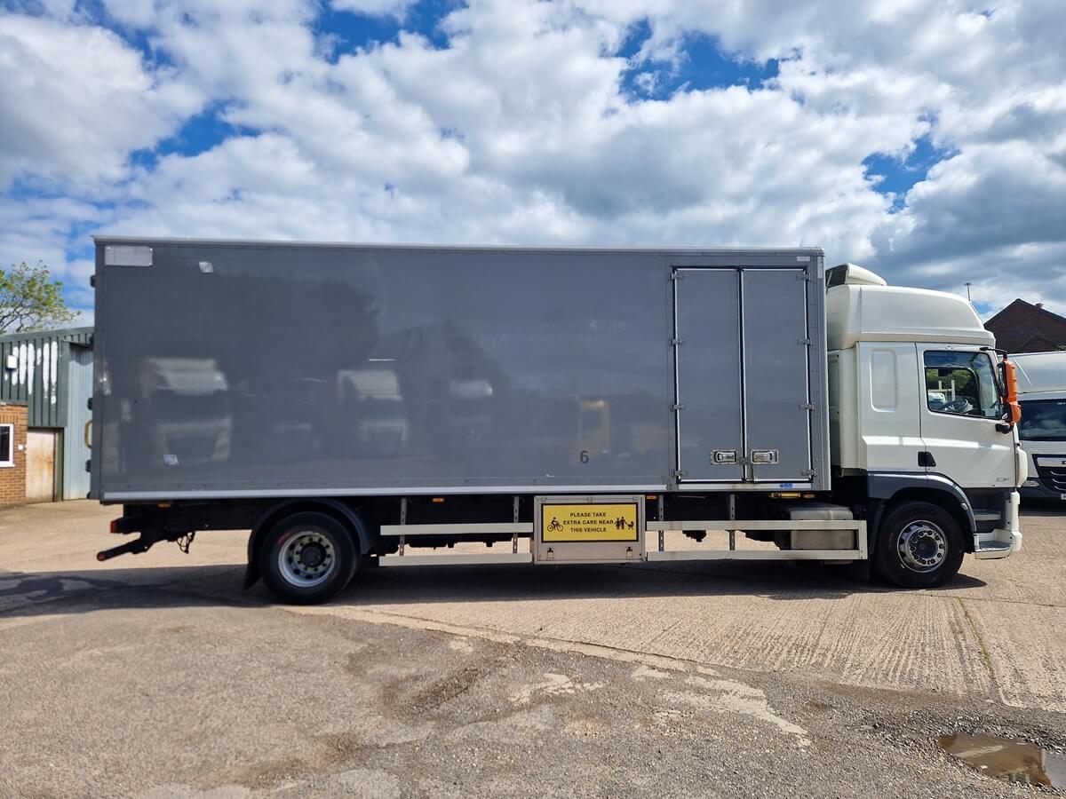 DAF CF 370, 2021, 26ft Box, Hi Roof Sleeper, May 2027 MOT, 310000 kms - Image 9