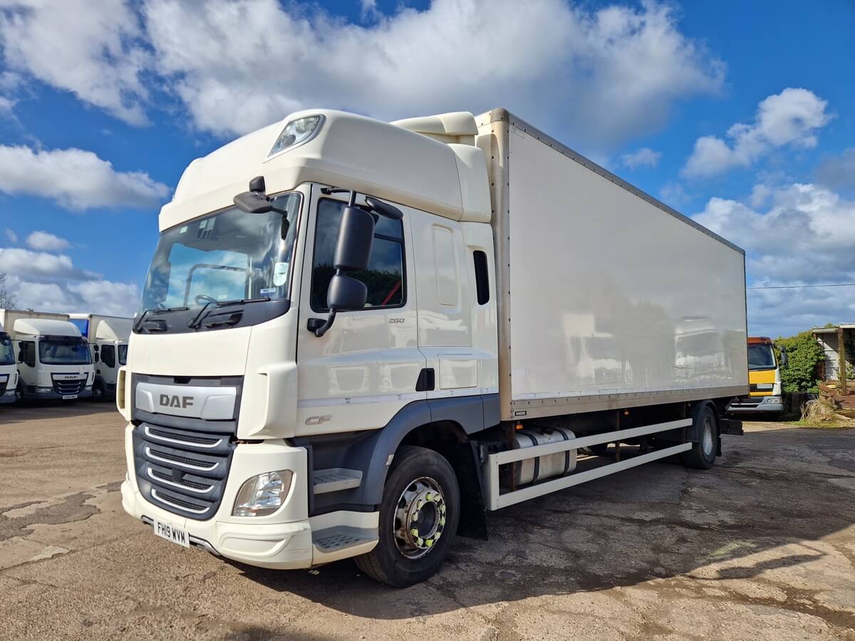 Daf CF 260, 2019, 28ft Box Body Truck, Hi Roof Sleeper, 579000 Kms - Image 5