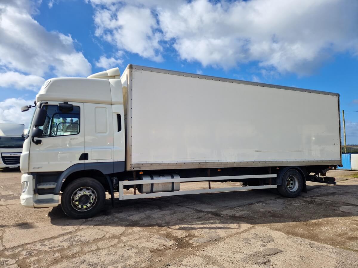 Daf CF 260, 2019, 28ft Box Body Truck, Hi Roof Sleeper, 579000 Kms - Image 6