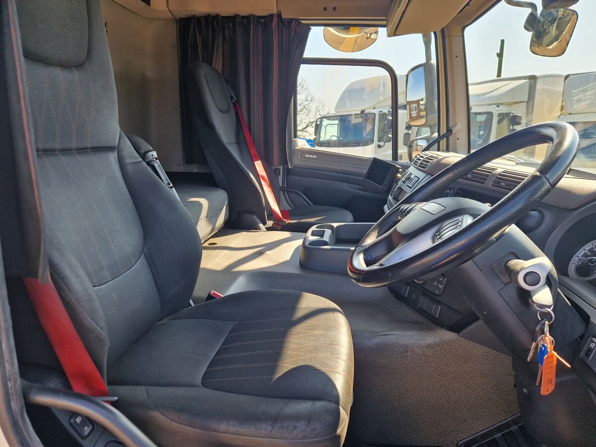Daf CF 260, 2020, 28ft Box Body Truck, Hi Roof Sleeper, 457000 Kms - Image 11