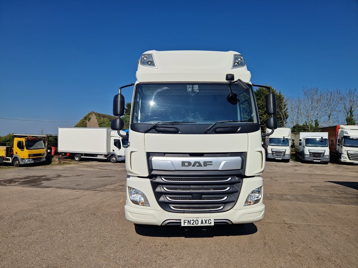Daf CF 260, 2020, 28ft Box Body Truck, Hi Roof Sleeper, 457000 Kms - Image 2