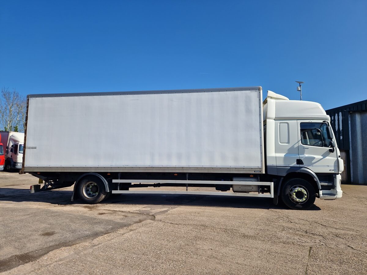 Daf CF 260, 2020, 28ft Box Body Truck, Hi Roof Sleeper, 457000 Kms - Image 3