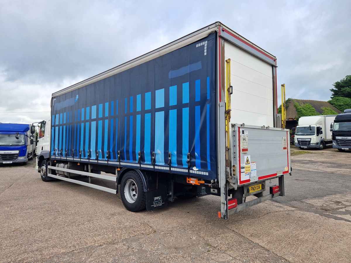 Daf CF 260, 2021, 28ft Curtainsider Truck, Sleeper cab, 429000 Kms, June 27 MOT - Image 5