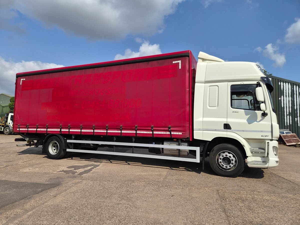 Daf CF 290, 2021/ 71 reg, 28ft Curtainsider, High Roof Sleeper cab, 407000 Kms, September 27 MOT - Image 10