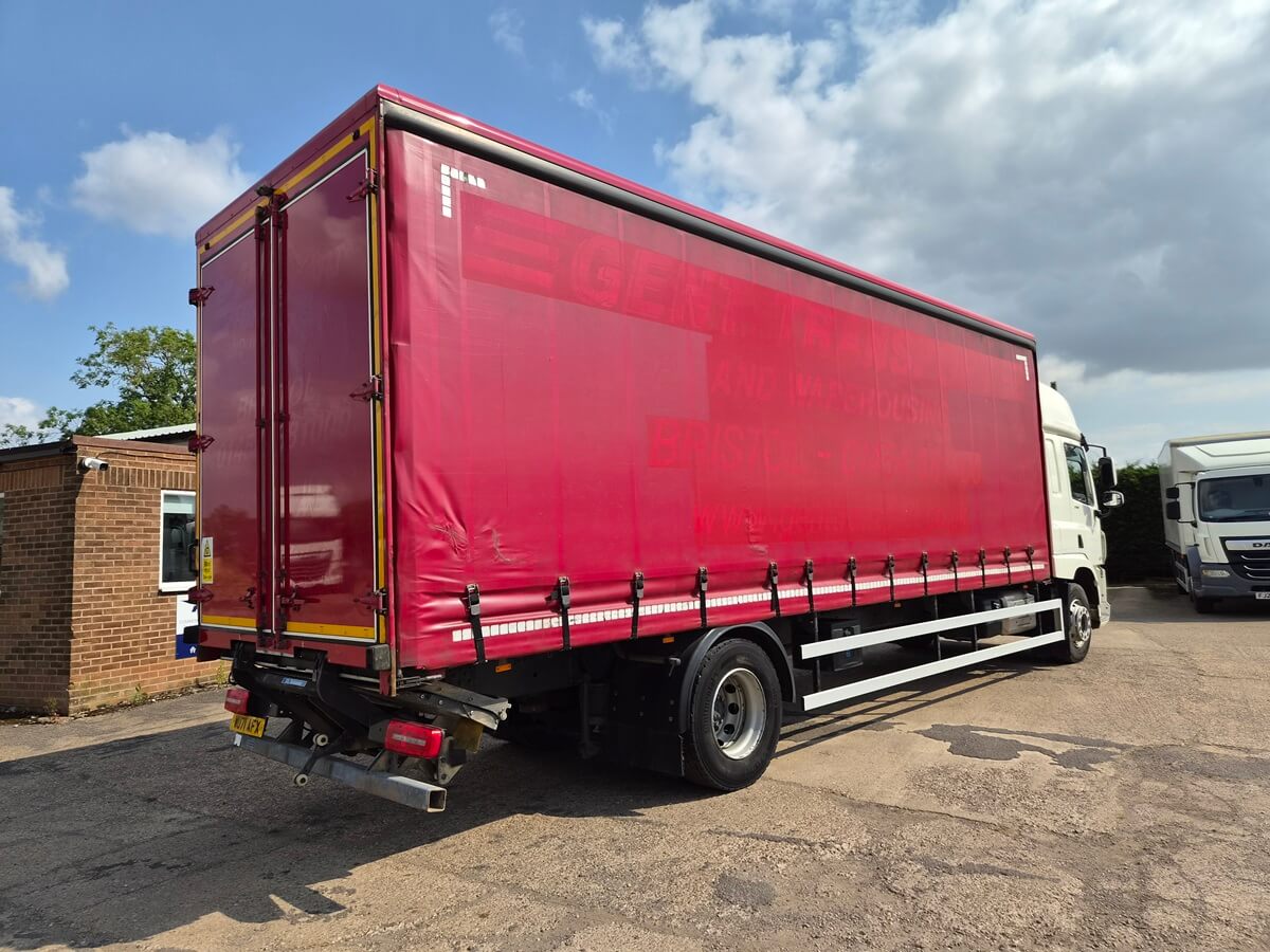 Daf CF 290, 2021/ 71 reg, 28ft Curtainsider, High Roof Sleeper cab, 407000 Kms, September 27 MOT - Image 9