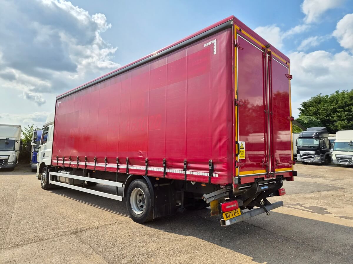 Daf CF 290, 2021/ 71 reg, 28ft Curtainsider, High Roof Sleeper cab, 407000 Kms, September 27 MOT - Image 5