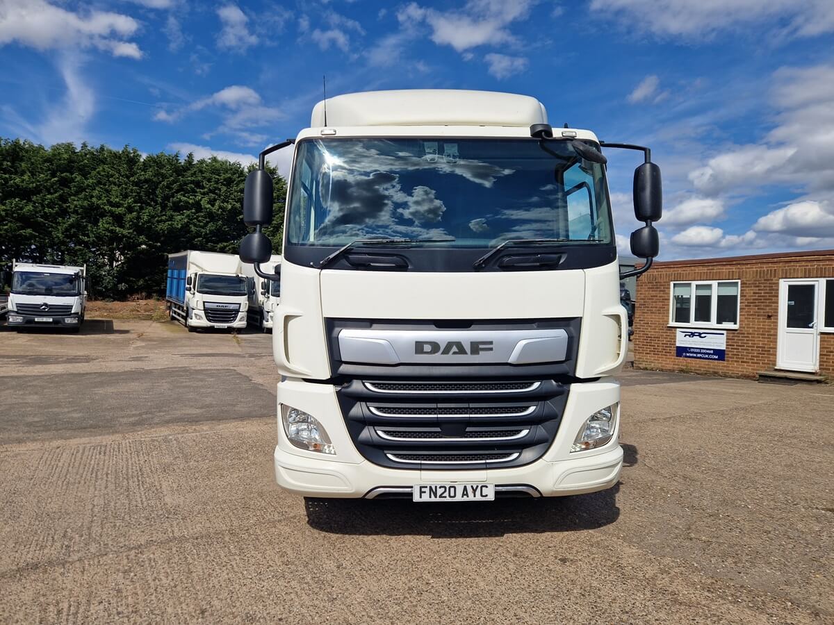 Daf CF 260, 2020, 28ft Box Body Truck, Sleeper cab, 461000 Kms, April 27 MOT - Image 2