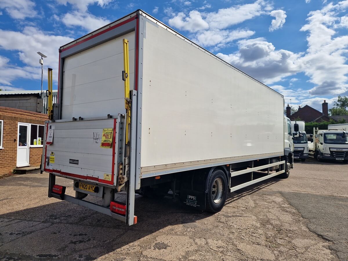Daf CF 260, 2020, 28ft Box Body Truck, Sleeper cab, 461000 Kms, April 27 MOT - Image 4
