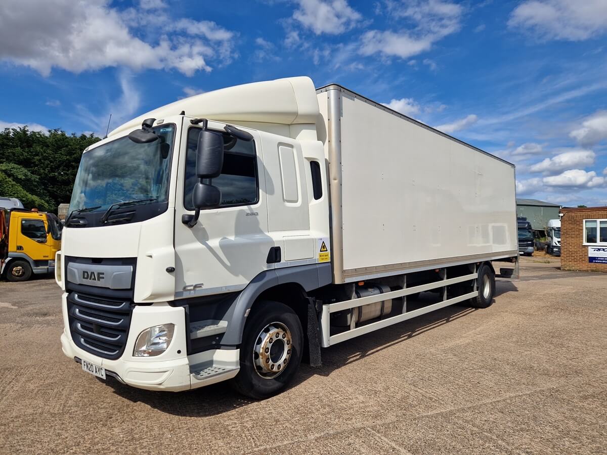 Daf CF 260, 2020, 28ft Box Body Truck, Sleeper cab, 461000 Kms, April 27 MOT - Image 5