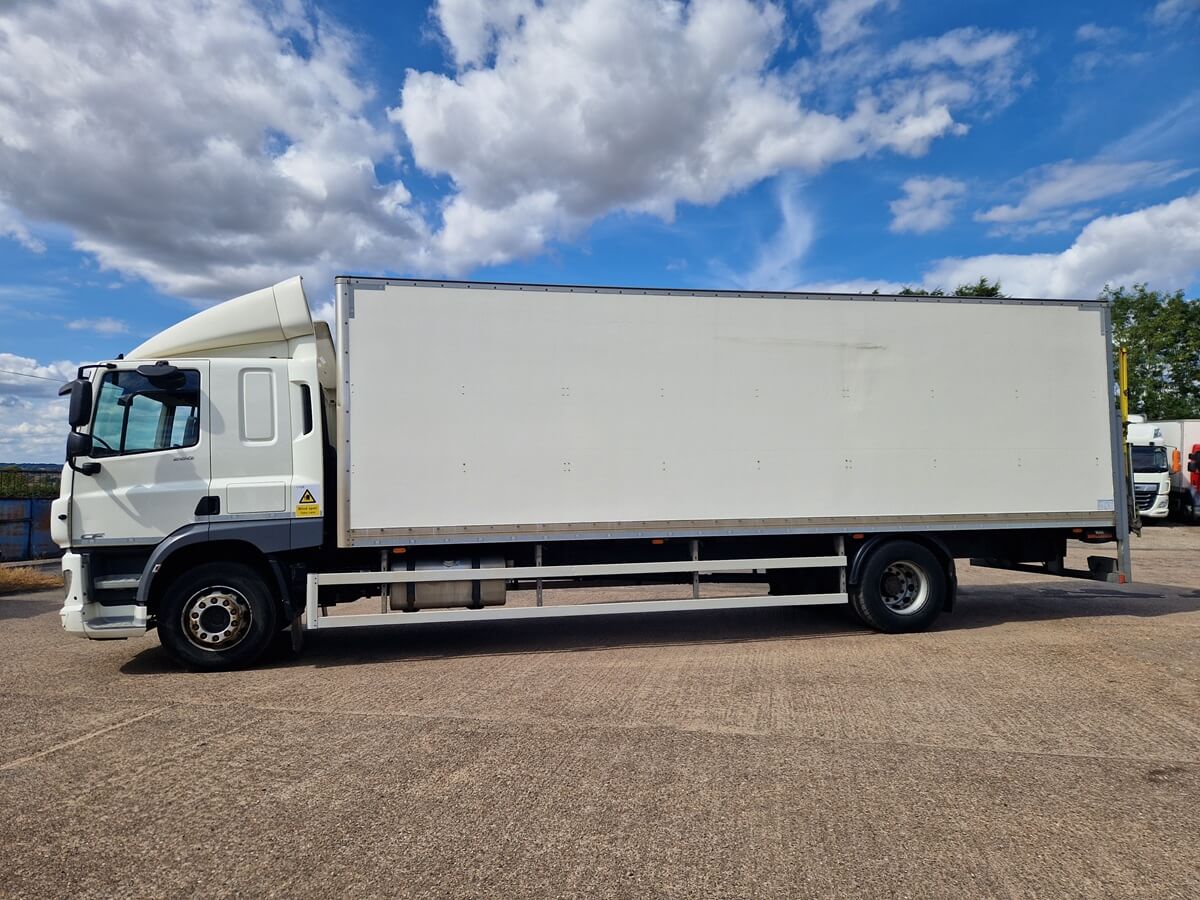 Daf CF 260, 2020, 28ft Box Body Truck, Sleeper cab, 461000 Kms, April 27 MOT - Image 6