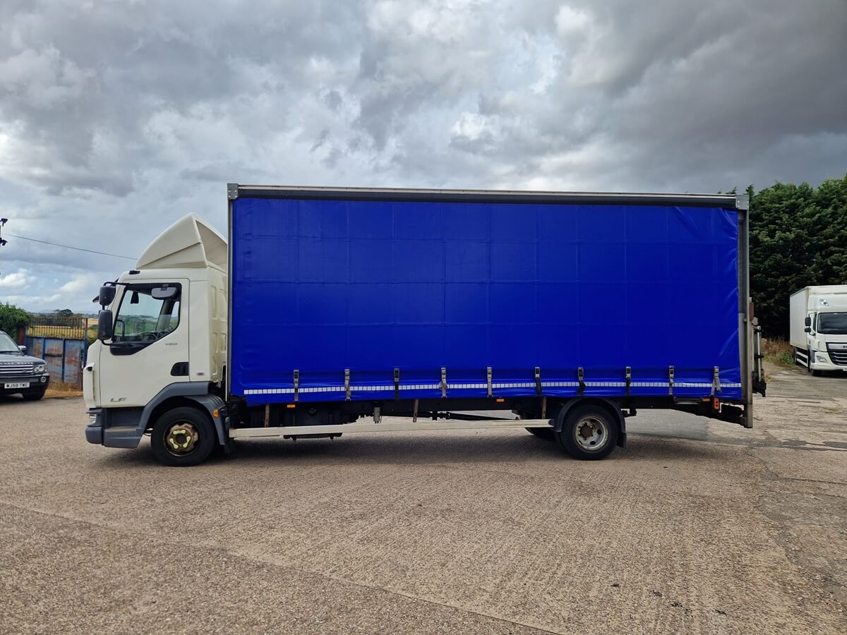DAF LF 150, 2018/ 68 reg, 23ft Curtainsider, Dec 27 MOT, 231000 kms - Image 4