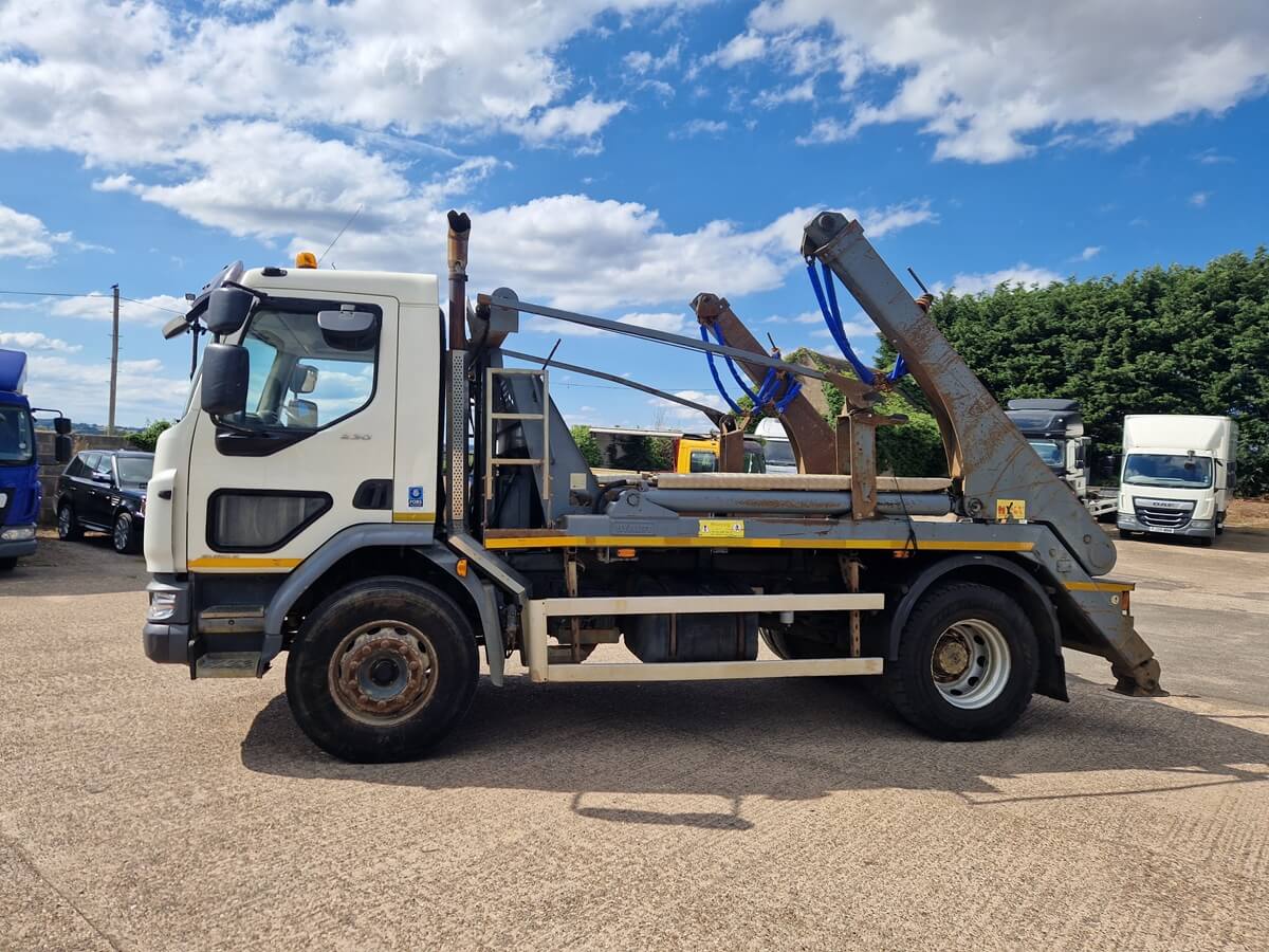 DAF LF 230, 2017/ 67 reg, Skip Loader, 12 Months MOT, Manual - Image 4