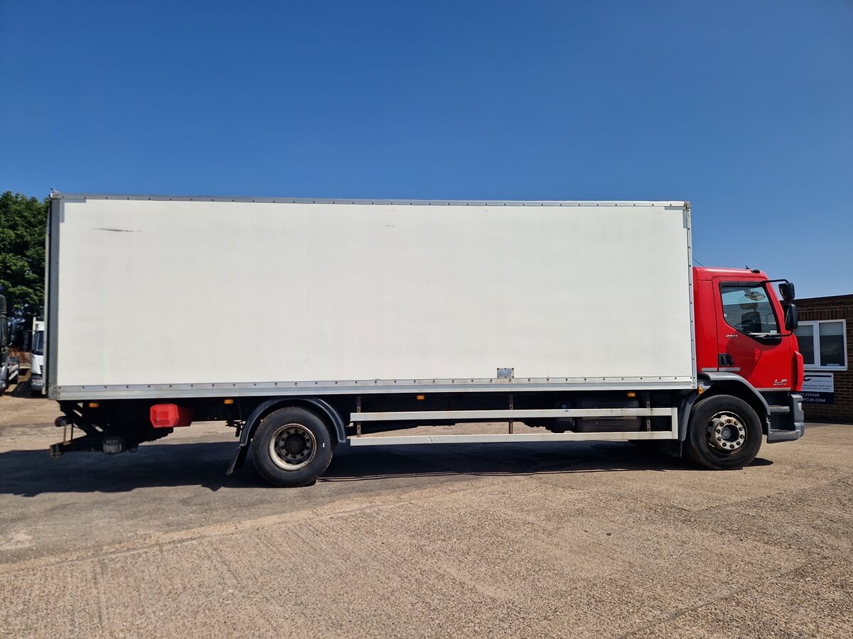 Daf LF 250, 2015, 27ft Box Body, Cantilever Tail Lift,12 Months MOT, 305000 kms - Image 11