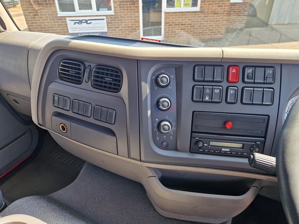 Daf LF 250, 2015, 27ft Box Body, Cantilever Tail Lift,12 Months MOT, 305000 kms - Image 17