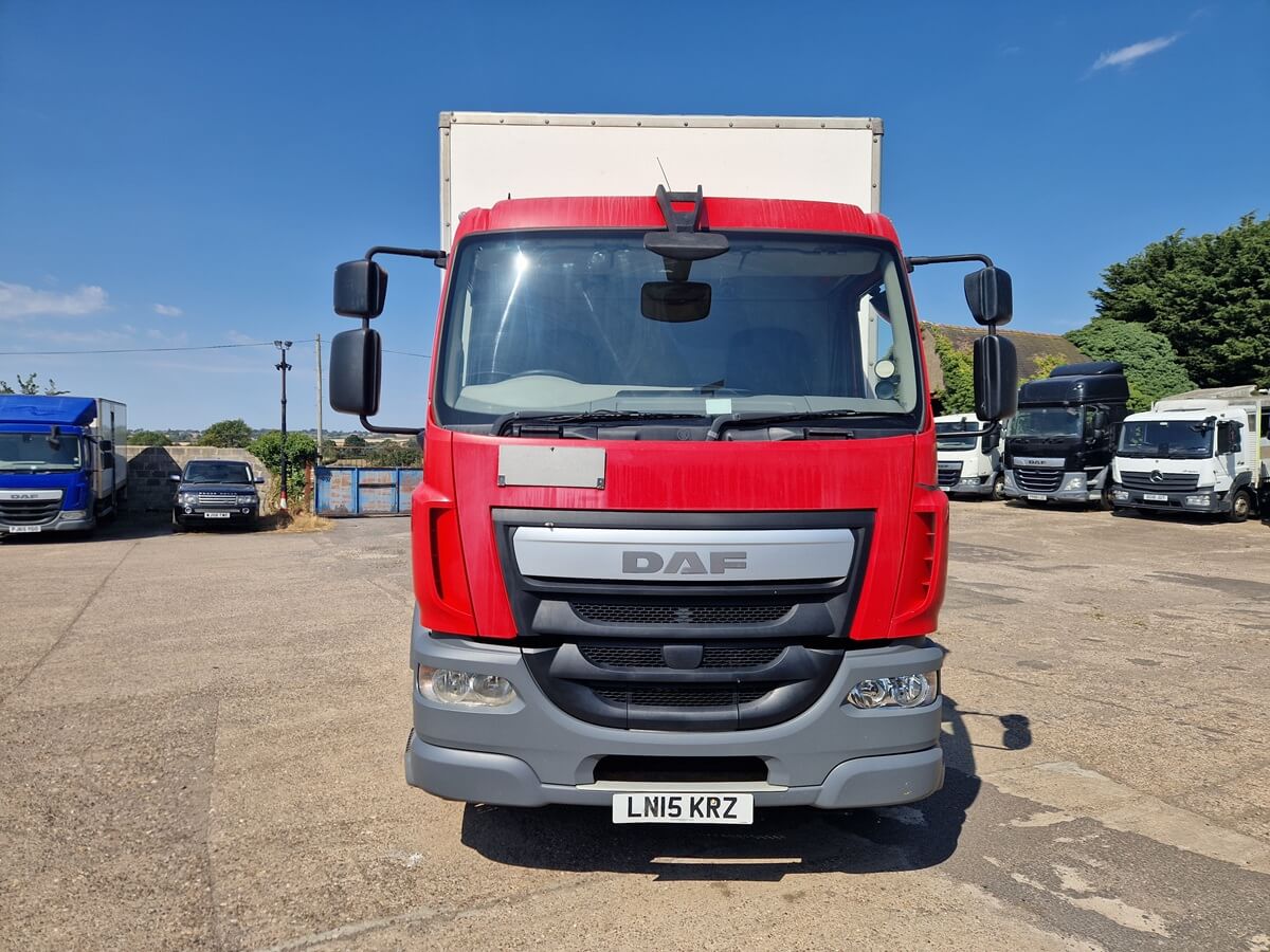 Daf LF 250, 2015, 27ft Box Body, Cantilever Tail Lift,12 Months MOT, 305000 kms - Image 2