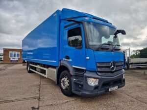 Mercedes Benz Actros 18 24, 2020, 30ft Box Body, October 27 MOT, Canterlever Tailift