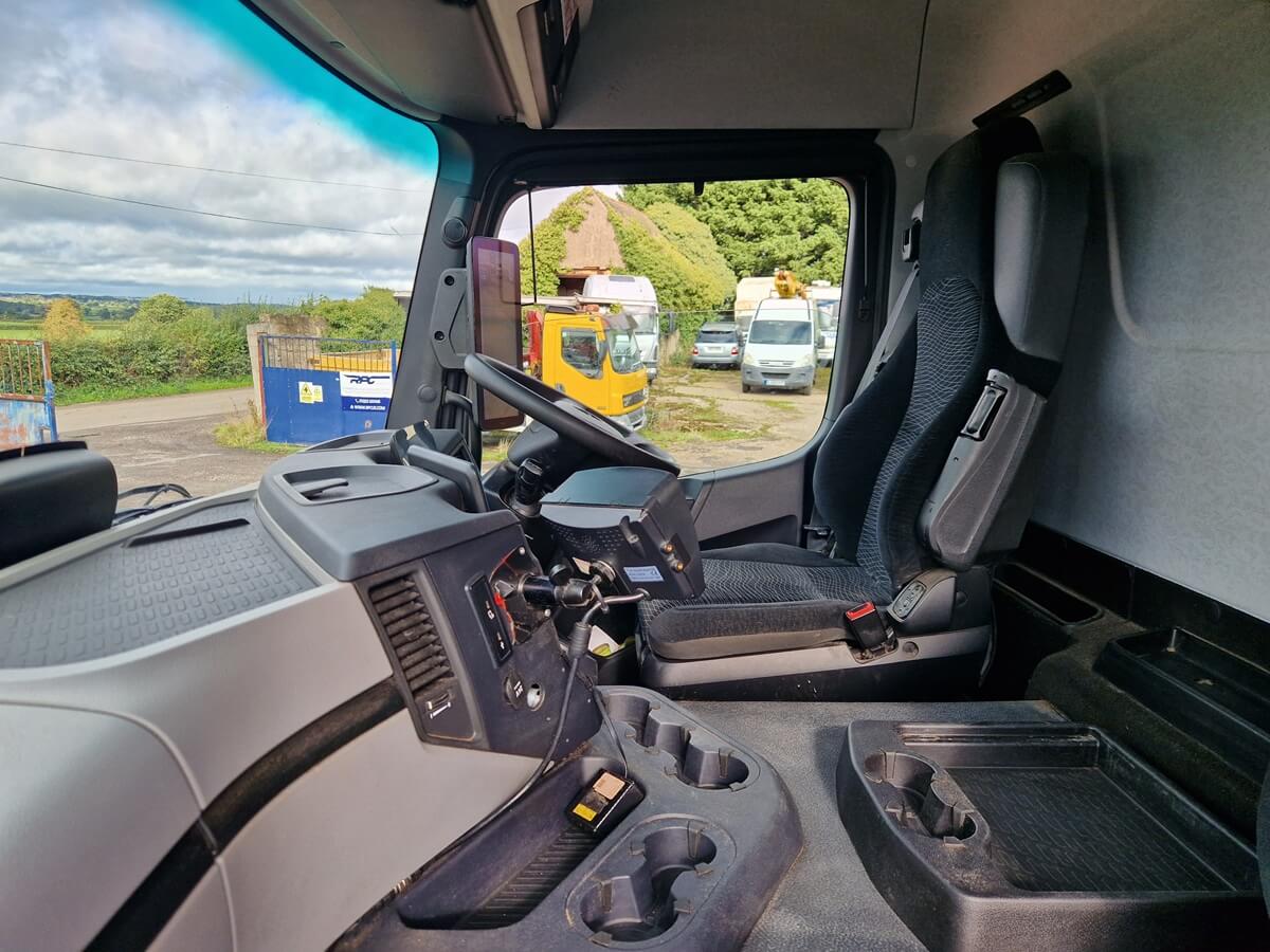 Mercedes Benz Actros 18 24, 2020, 30ft Box Body, October 27 MOT, Canterlever Tailift - Image 13