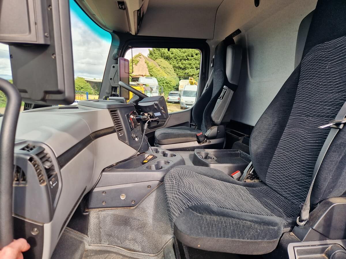 Mercedes Benz Actros 18 24, 2020, 30ft Box Body, October 27 MOT, Canterlever Tailift - Image 14