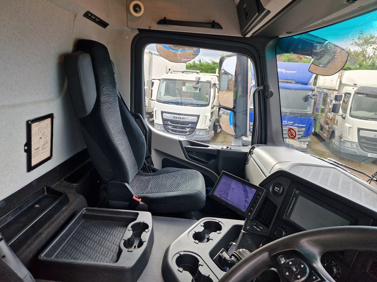 Mercedes Benz Antos 18 24, 2019, 30ft Box Body, Canterlever Taillift - Image 14