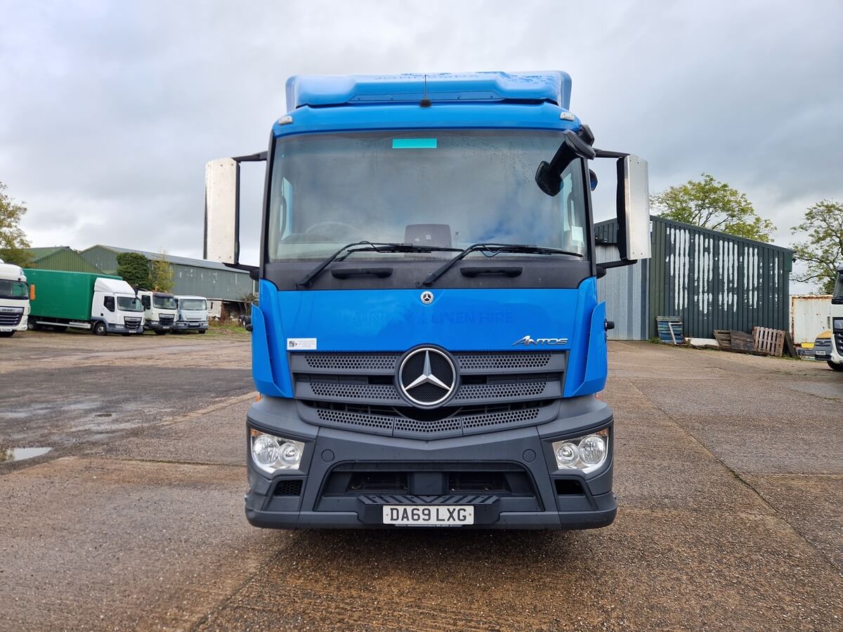 Mercedes Benz Antos 18 24, 2019, 30ft Box Body, Canterlever Taillift - Image 2
