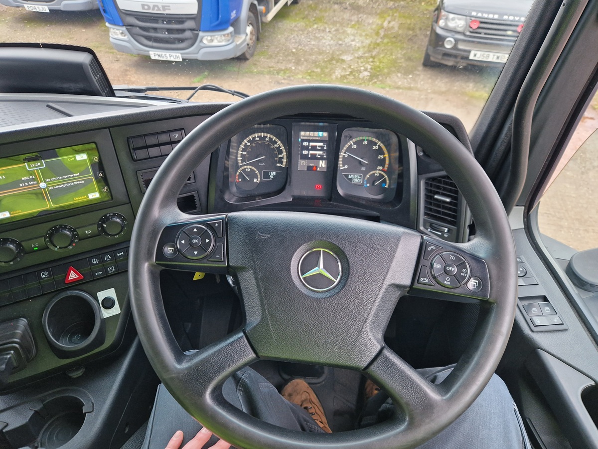 Mercedes Benz Antos 18 24, 2019, 30ft Box Body, Canterlever Taillift - Image 23