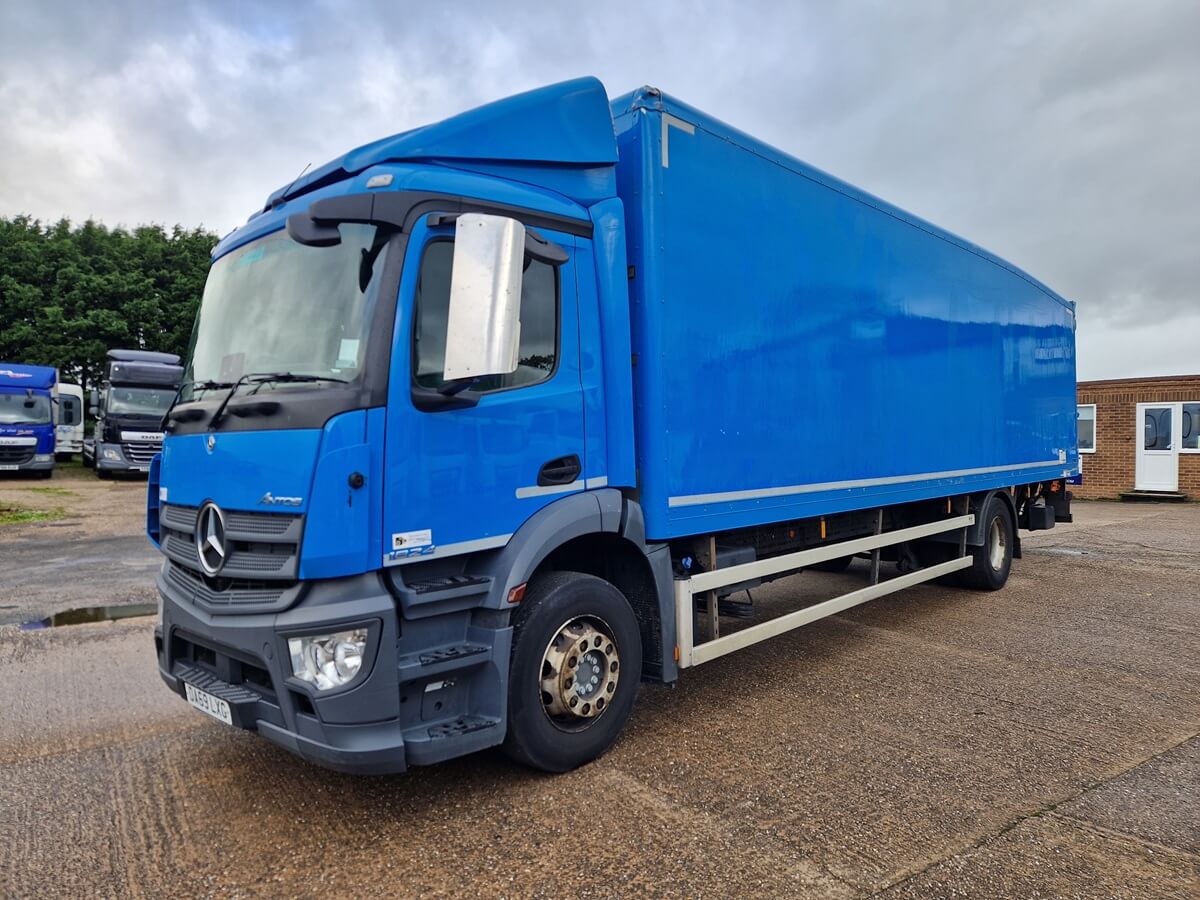 Mercedes Benz Antos 18 24, 2019, 30ft Box Body, Canterlever Taillift - Image 3