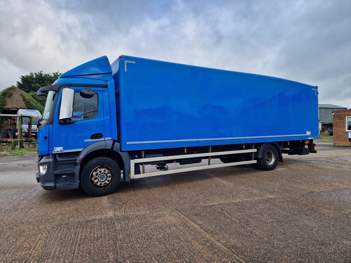 Mercedes Benz Antos 18 24, 2019, 30ft Box Body, Canterlever Taillift - Image 4