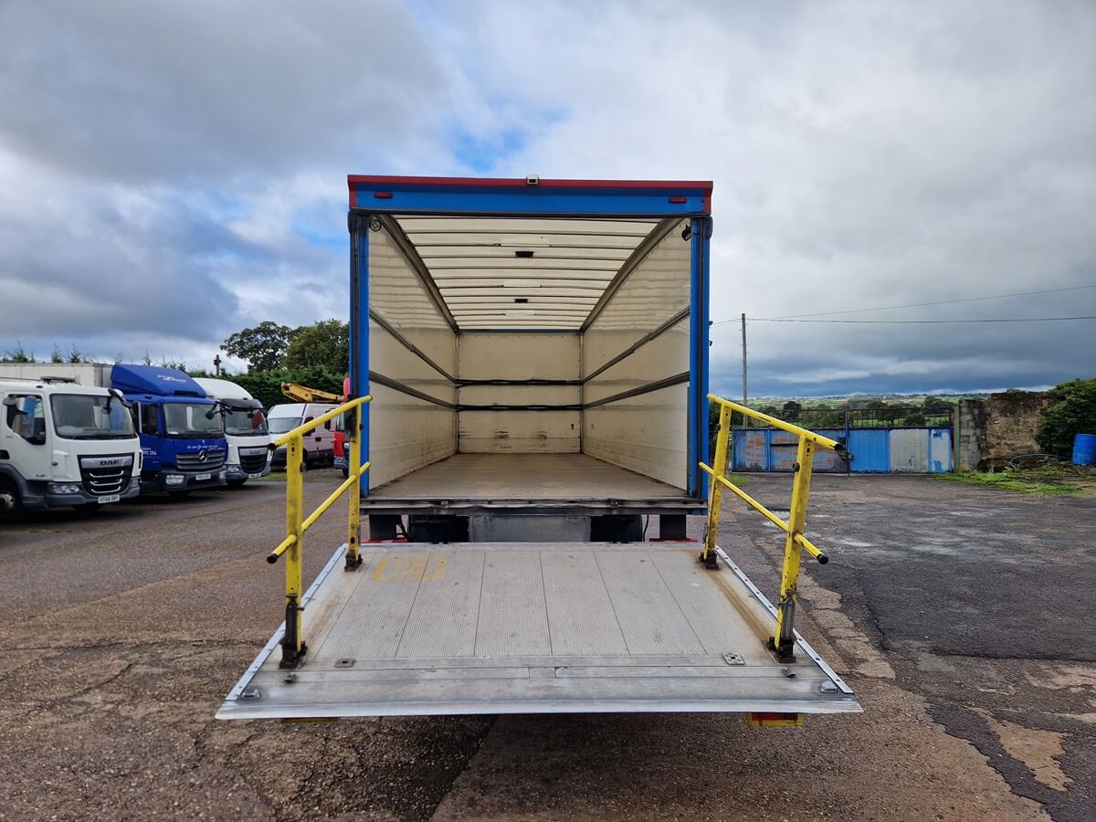 Mercedes Benz Antos 18 24, 2019, 30ft Box Body, Canterlever Taillift - Image 9